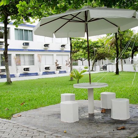 Apto com Ar condicionado a 200 m da praia - atrás do Shopping Enseada Guarujá Exterior foto