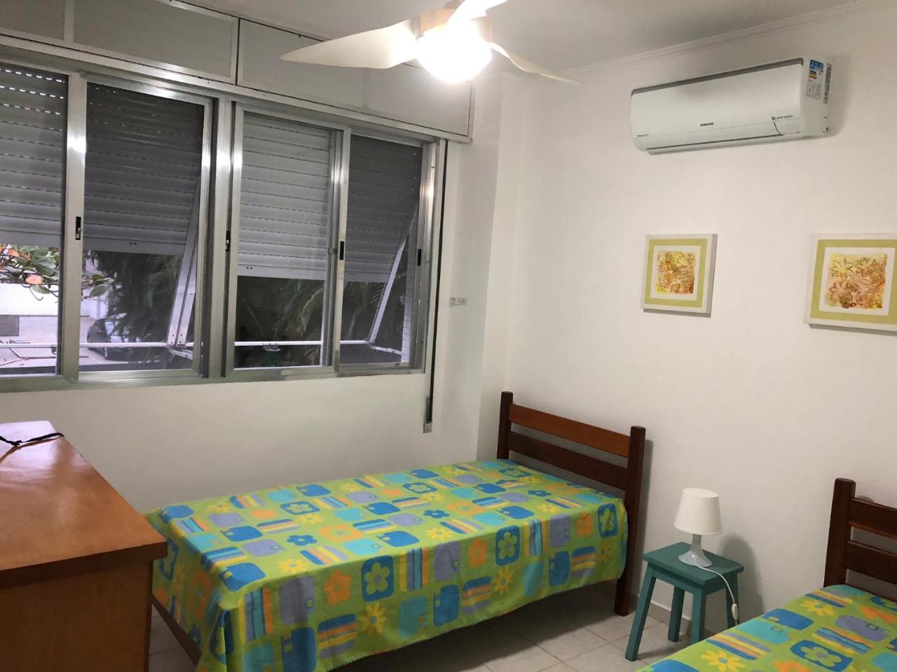 Apto com Ar condicionado a 200 m da praia - atrás do Shopping Enseada Guarujá Exterior foto